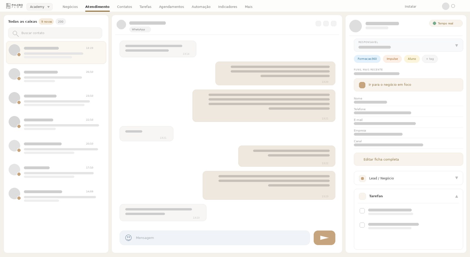 Tela de atendimento do PhleboFlow com a conversa da paciente ao lado da ficha de contato